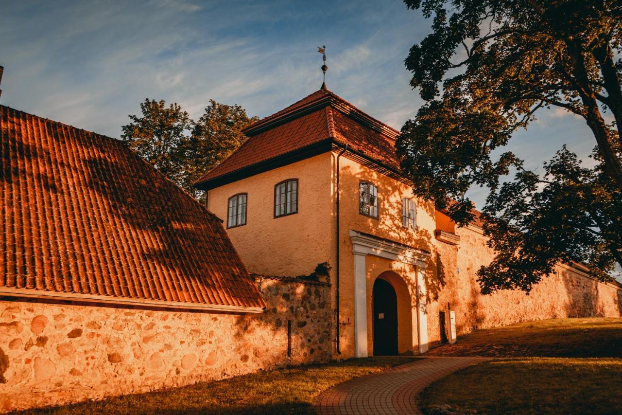 Hotel Slokenbekas Muiza Milzkalne Esterno foto