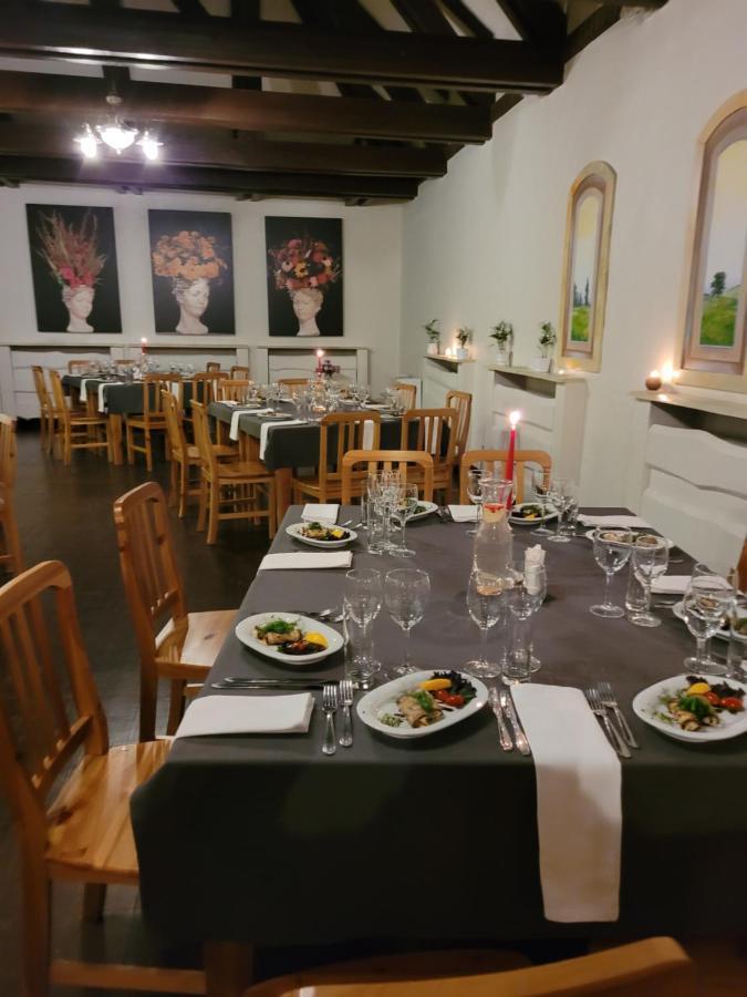 Hotel Slokenbekas Muiza Milzkalne Esterno foto